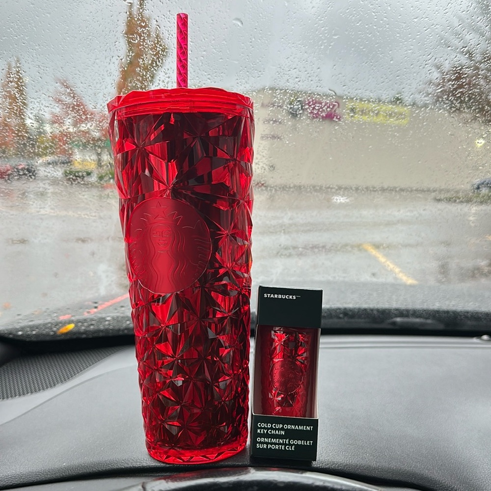 NEW Starbucks 2023 Poinsettia Red Prism Venti Tumbler & Key Chain Set
